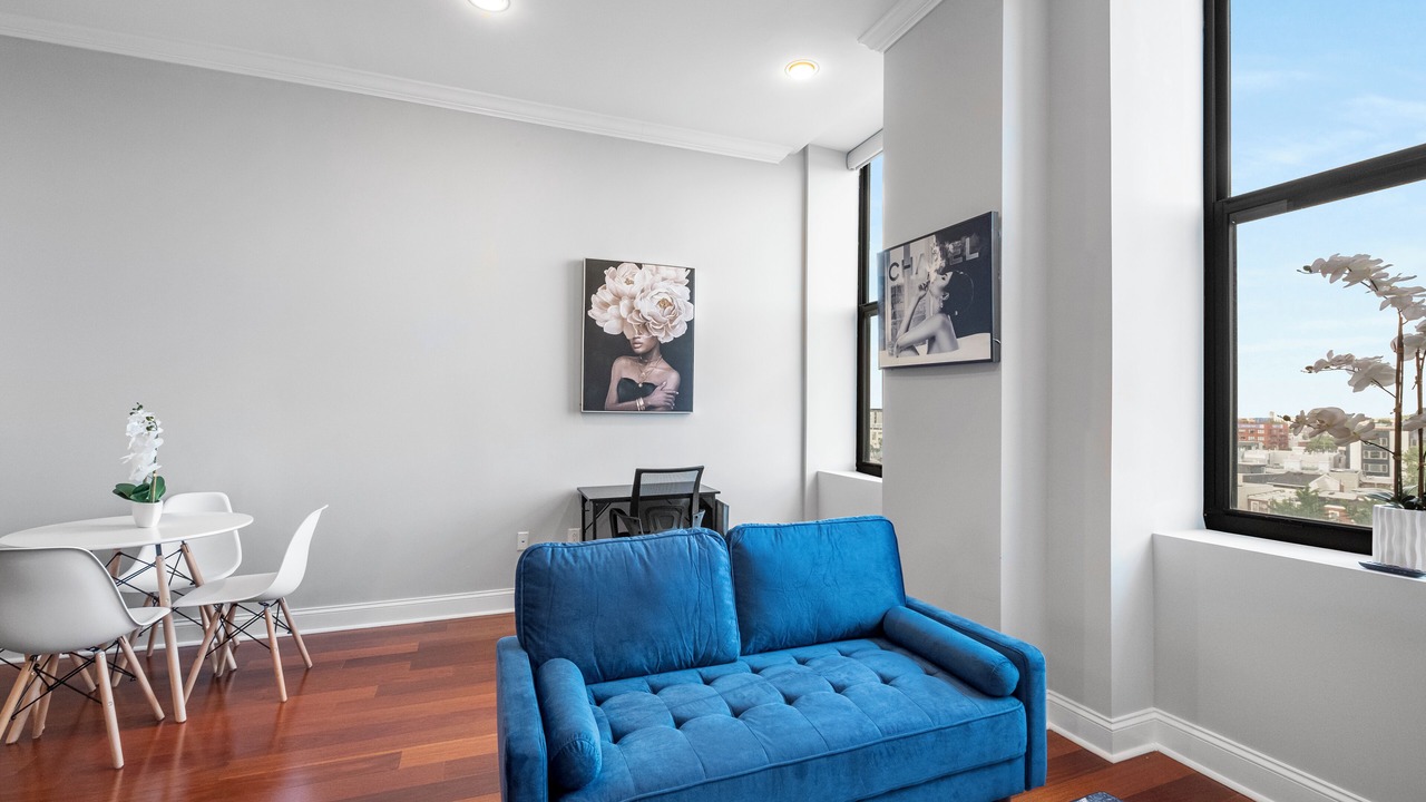 Photo of Livingroom in Olde Kensington