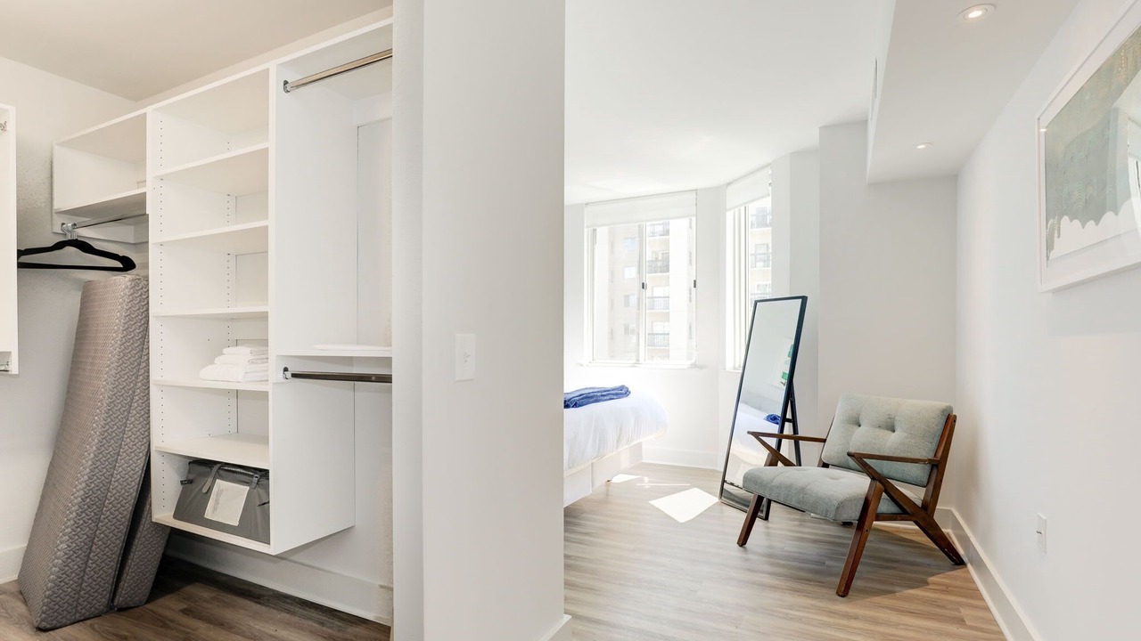 Photo of Bedroom in Crystal City