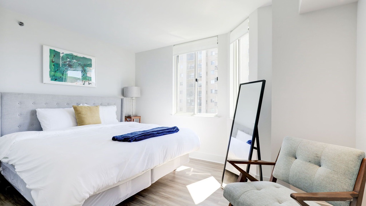 Photo of Bedroom in Crystal City