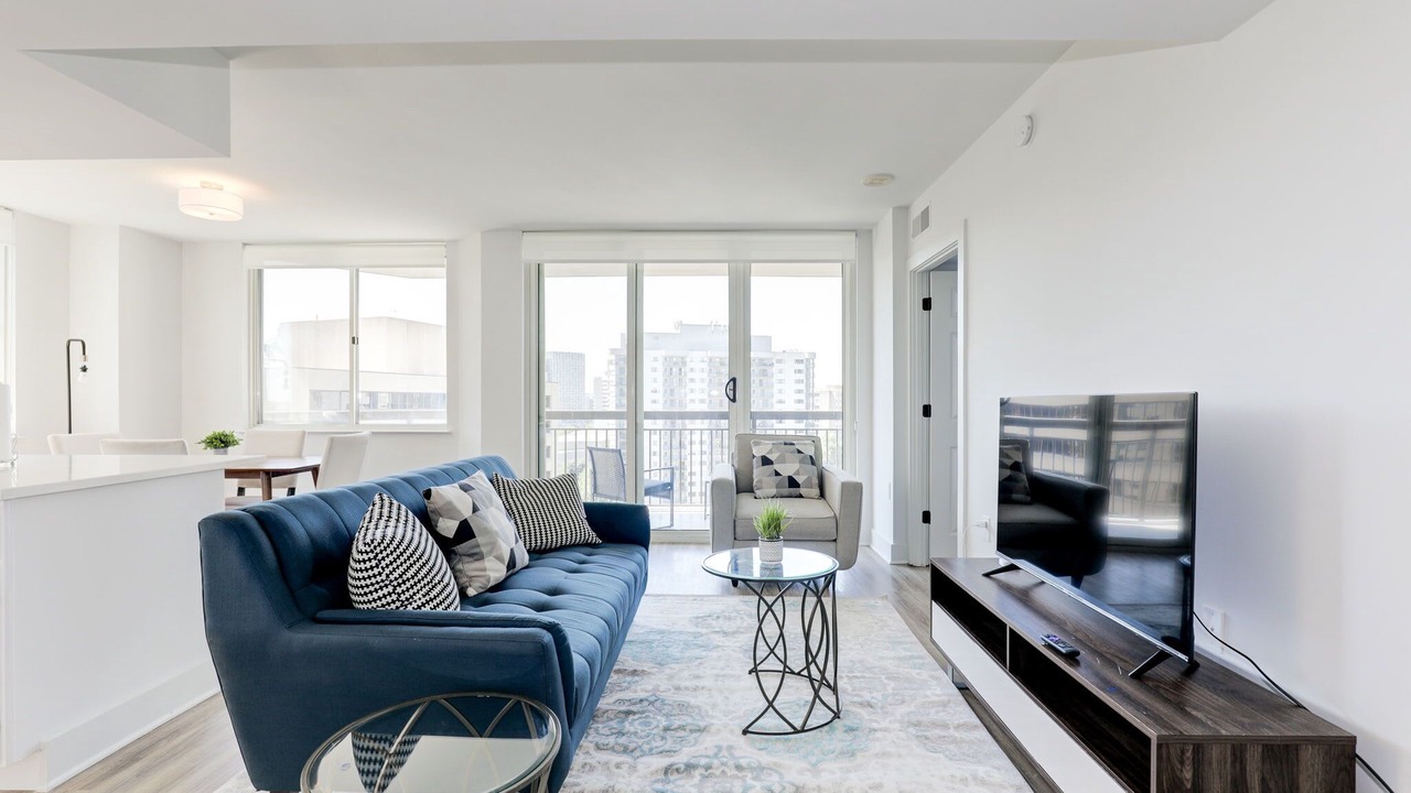 Photo of Livingroom in Crystal City