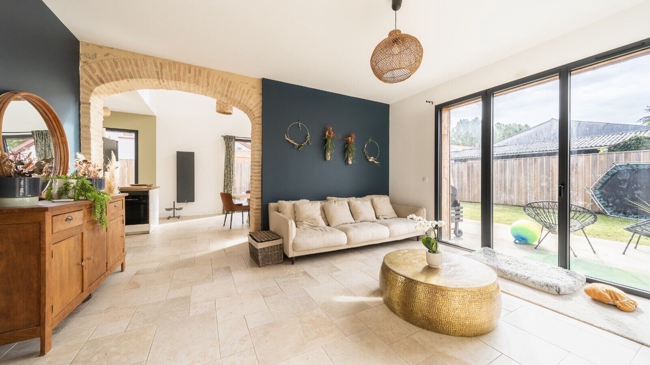 Photo of Livingroom in Salles