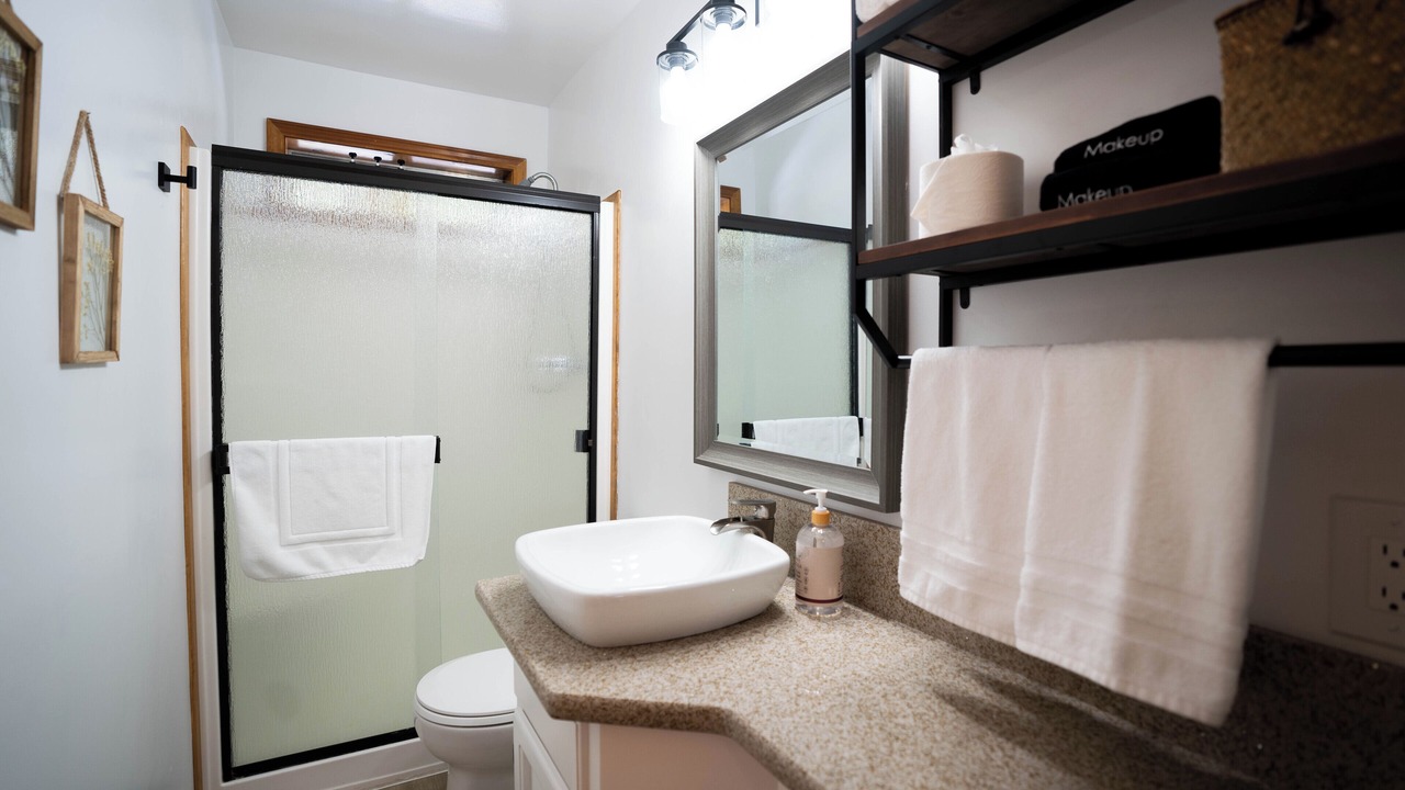 Photo of Bathroom in Strawberry