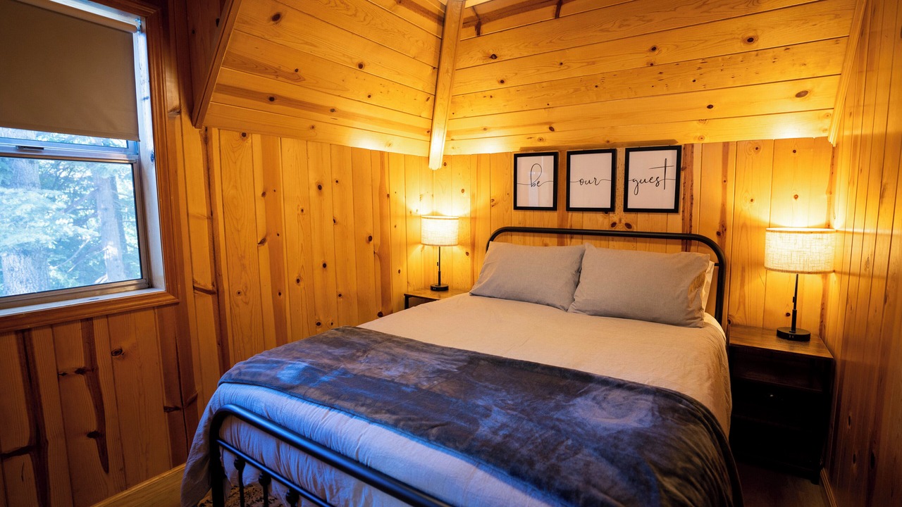Photo of Bedroom in Strawberry
