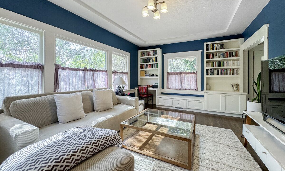 Photo of Livingroom in Central Berkeley