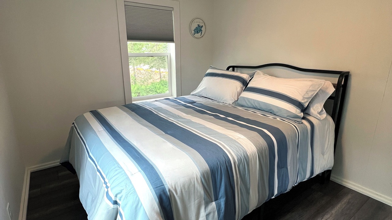 Photo of Bedroom in Pelican Lake