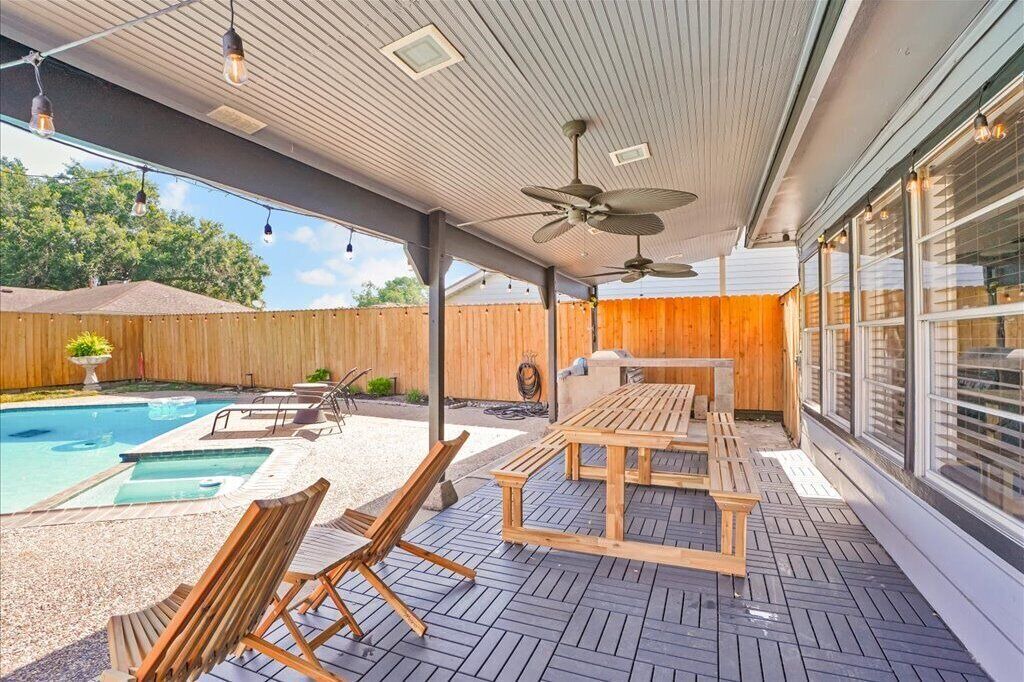 Photo of Outdoor in Meadows Place