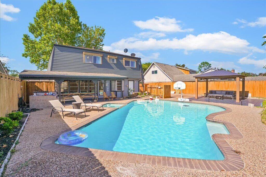 Photo of Outdoor in Meadows Place