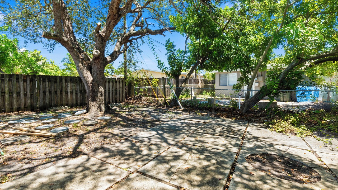 Photo of Outdoor in North Andrews Gardens