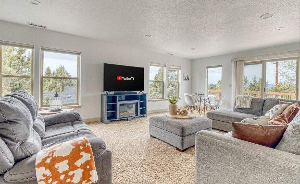 Photo of Livingroom in Redmond