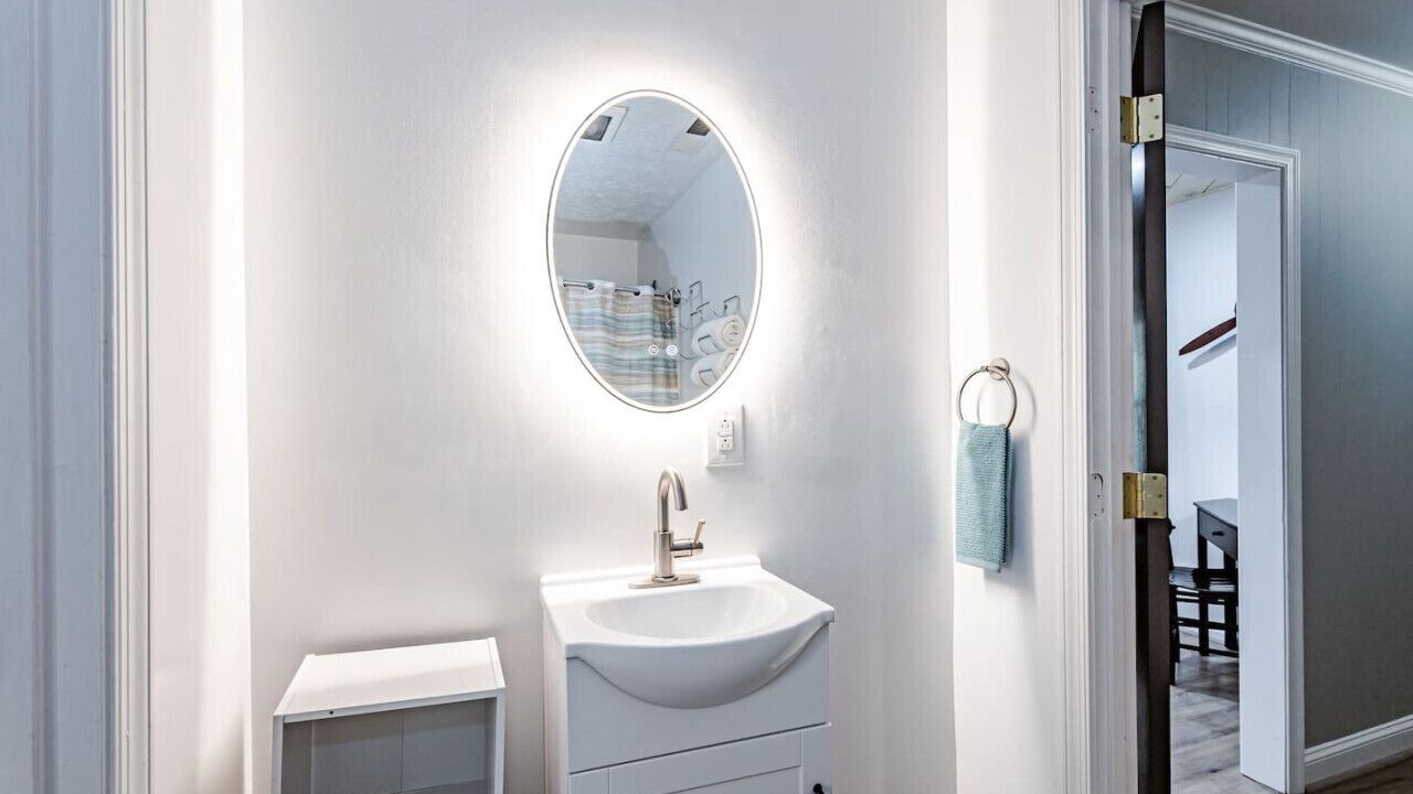 Photo of Bathroom in Mosby