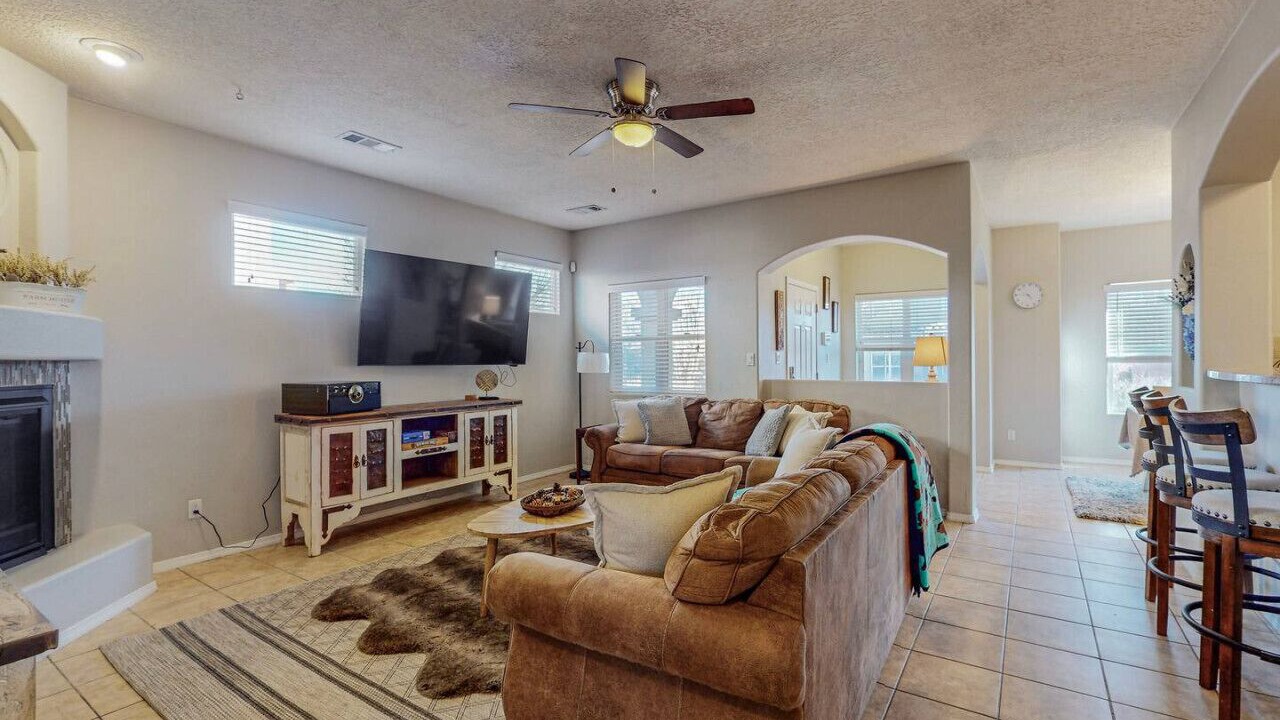 Photo of Livingroom in Mesa Del Sol Innovation Park