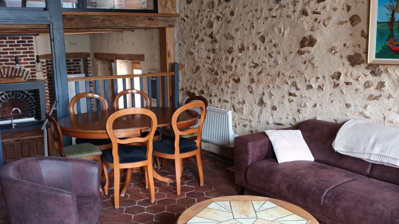 Photo of Livingroom in Saint-Hilaire-sur-Yerre