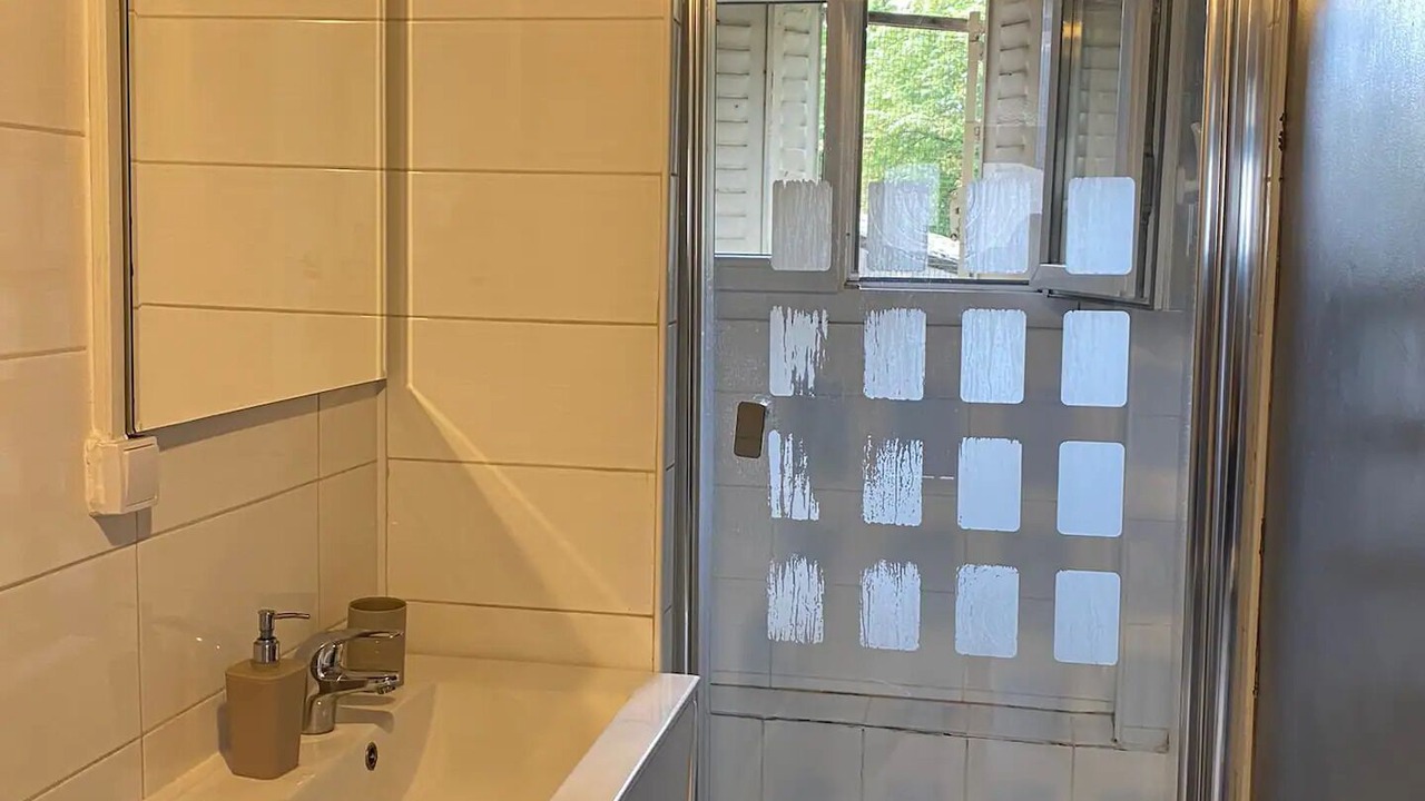 Photo of Bathroom in Aubervilliers