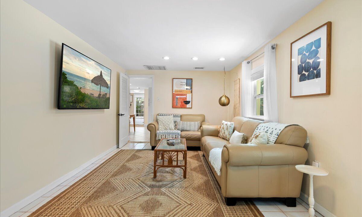 Photo of Livingroom in Juno Beach