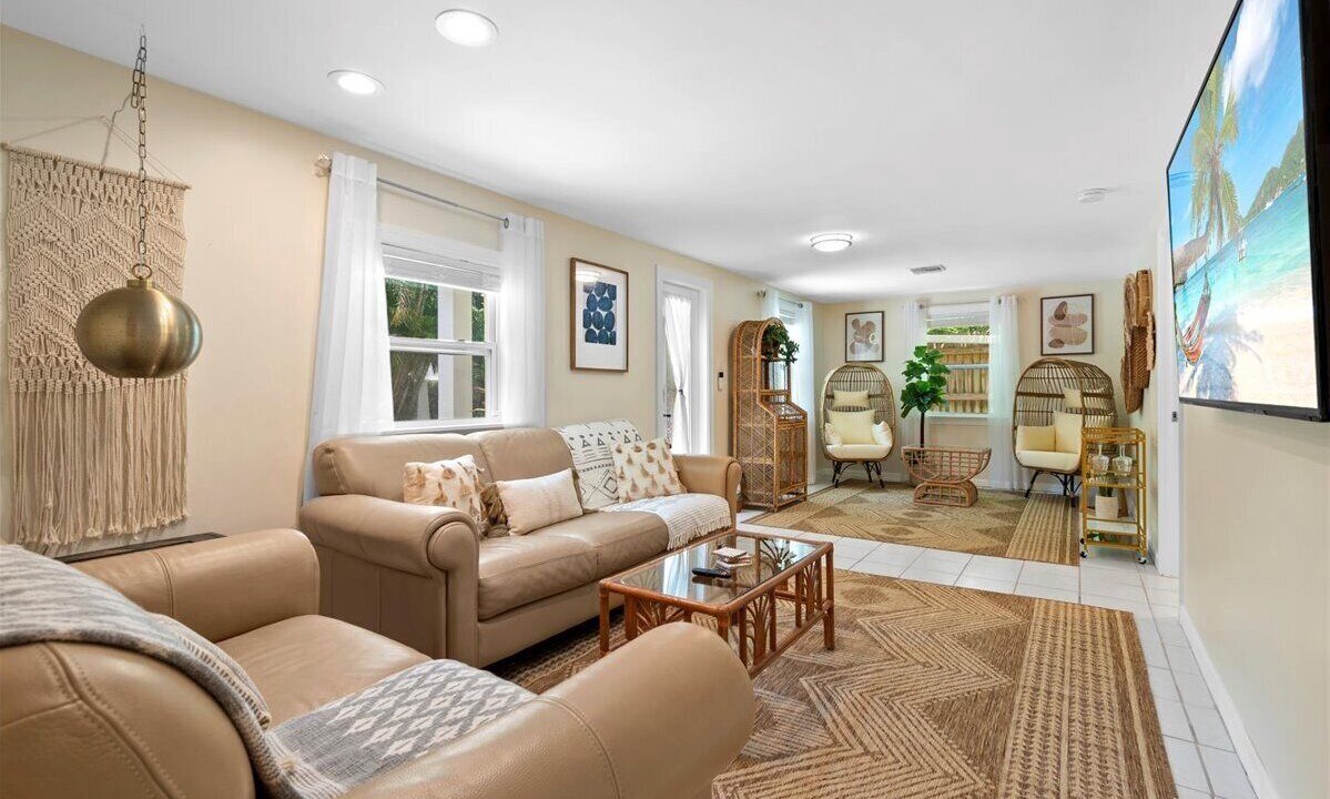 Photo of Livingroom in Juno Beach