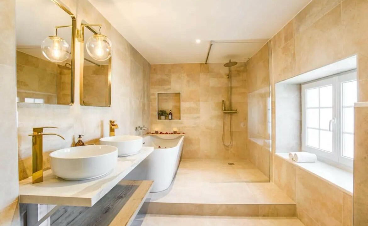 Photo of Bathroom in Ranville