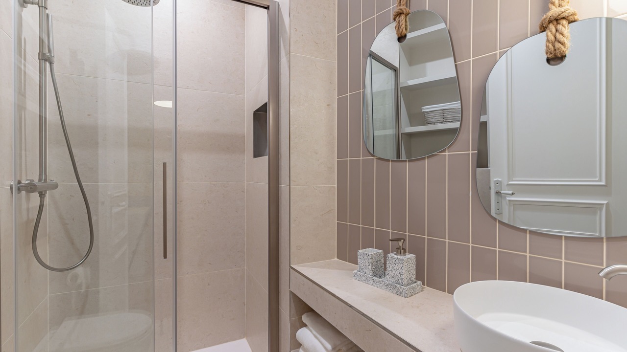 Photo of Bathroom in Porte-Dauphine