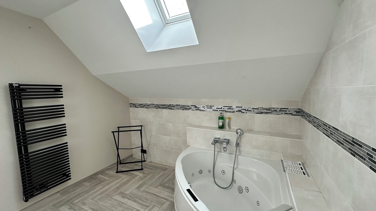 Photo of Bathroom in Saint-Ouen-les-Vignes