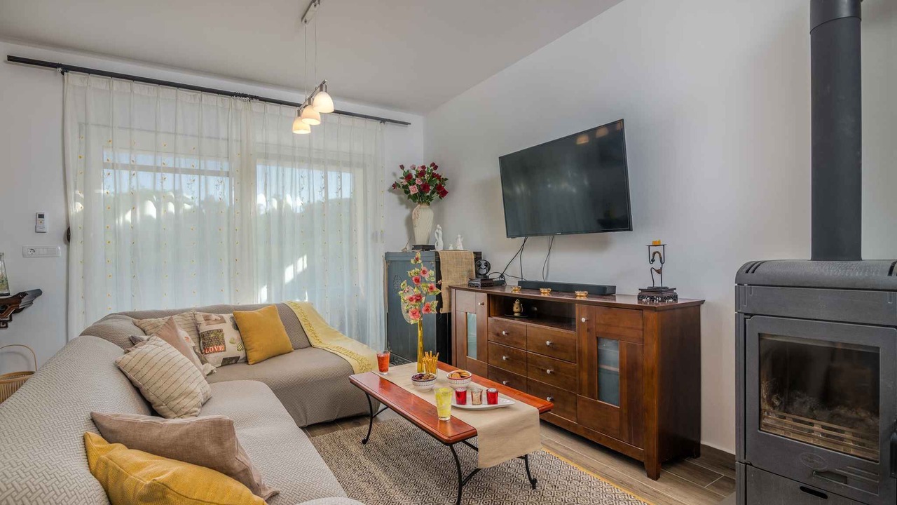 Photo of Livingroom in Gabonjin