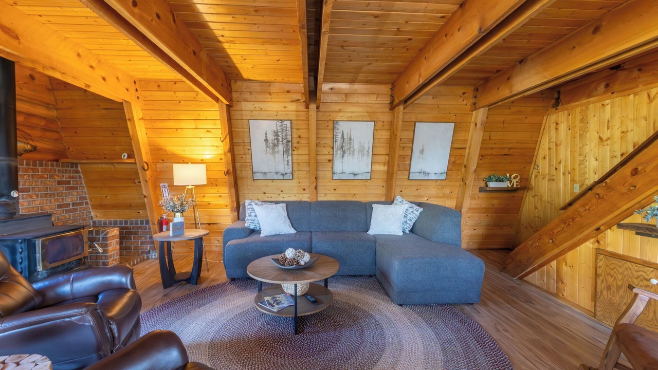Photo of Livingroom in Mammoth Creek