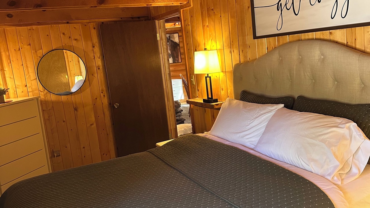 Photo of Bedroom in Mammoth Creek