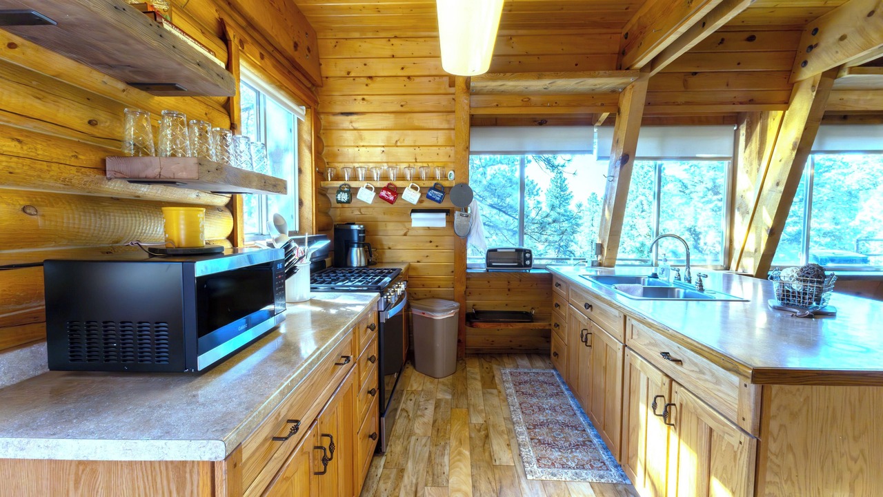 Photo of Kitchen in Mammoth Creek