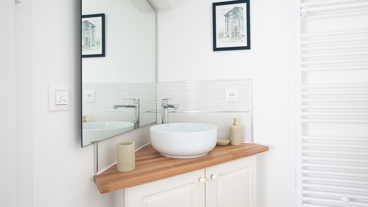 Photo of Bathroom in Longue-Jumelles