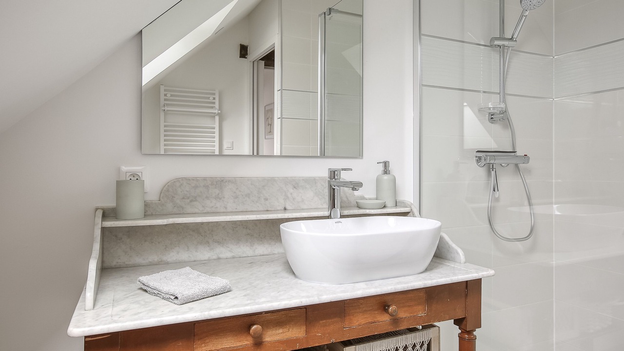 Photo of Bathroom in Longue-Jumelles