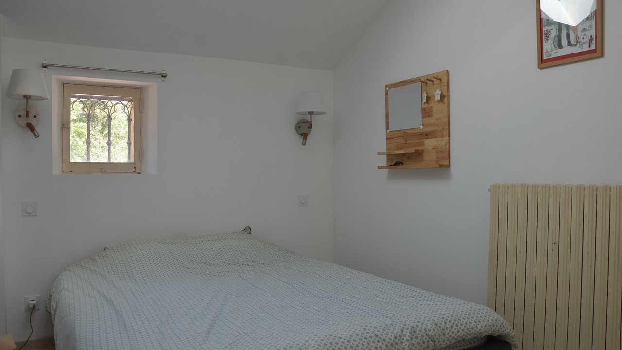 Photo of Bedroom in Preaux