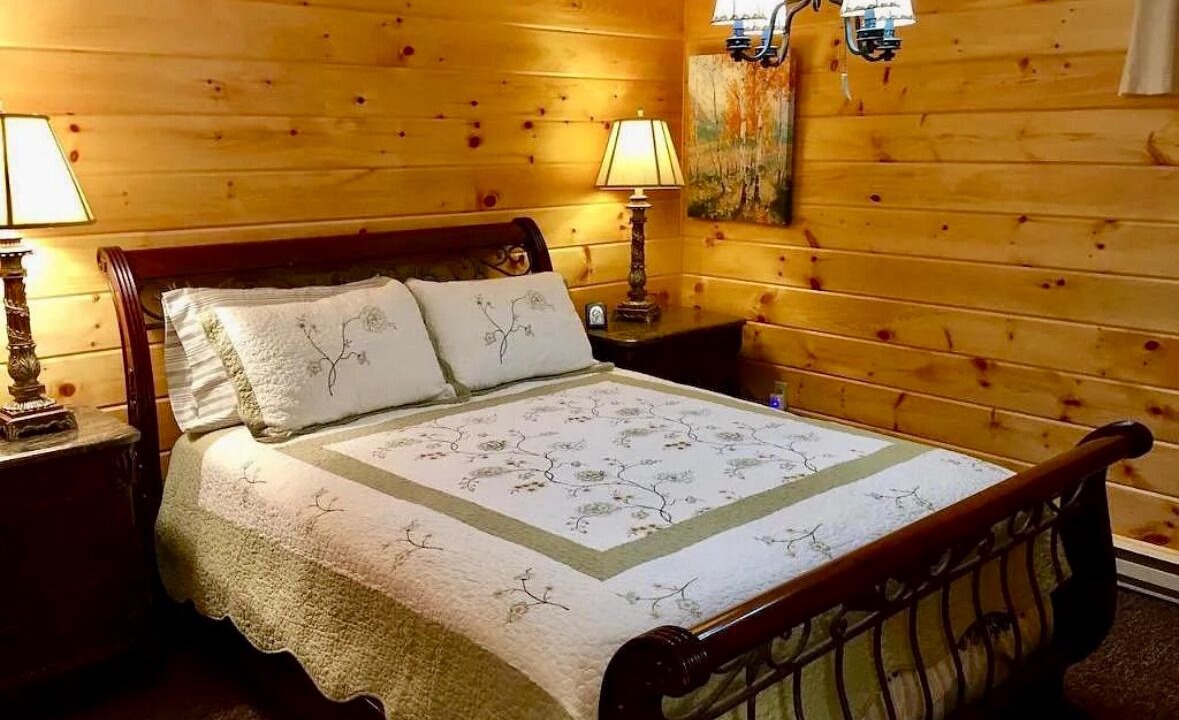 Photo of Bedroom in Roxbury