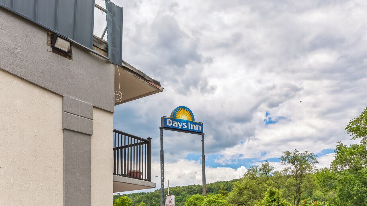 Photo of Outdoor in Hollins