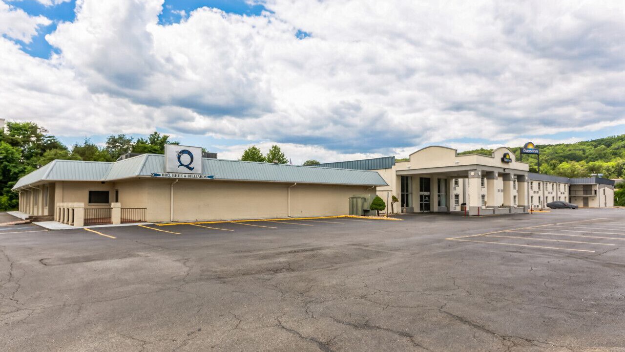 Photo of Outdoor in Hollins
