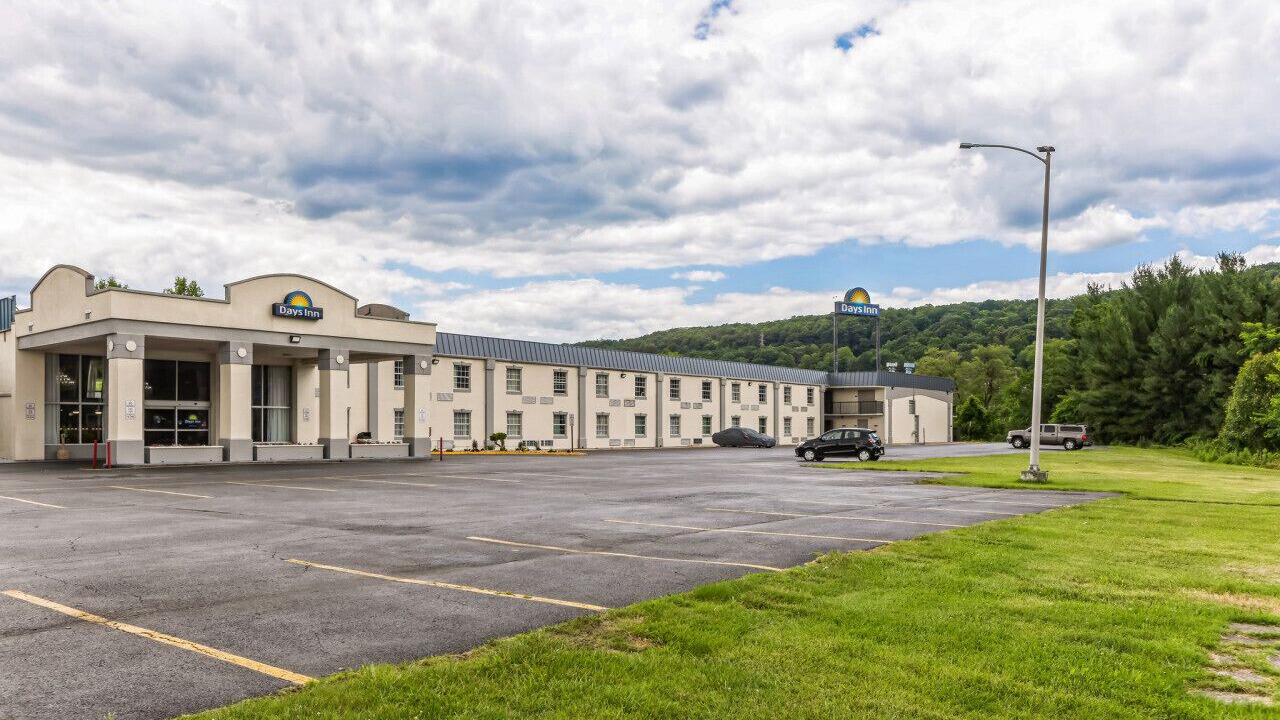 Photo of Outdoor in Hollins