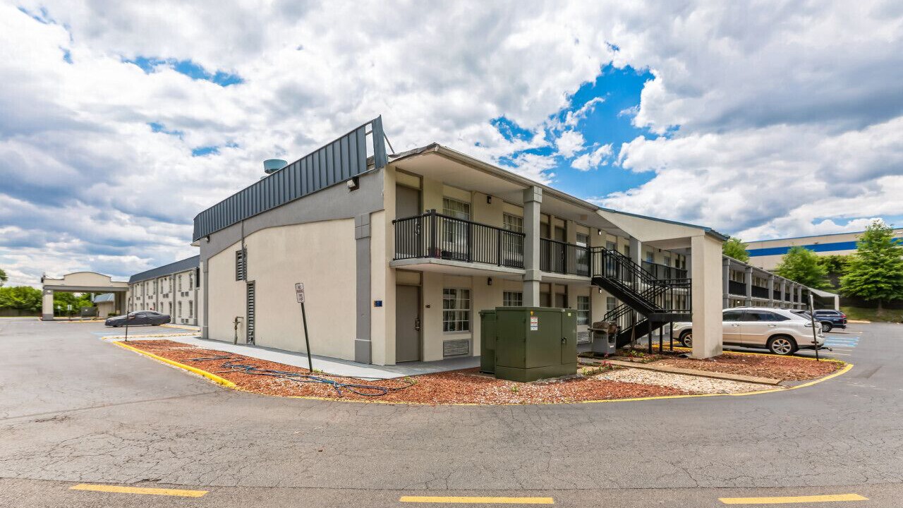 Photo of Outdoor in Hollins