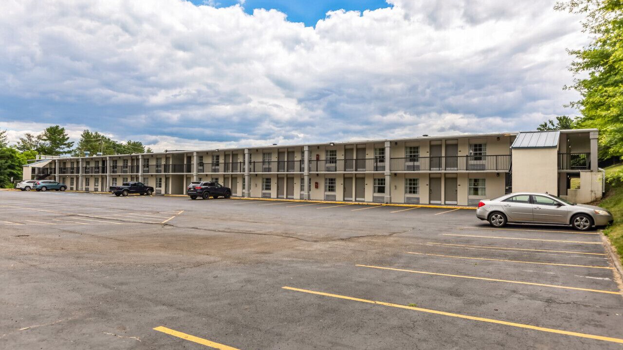 Photo of Outdoor in Hollins