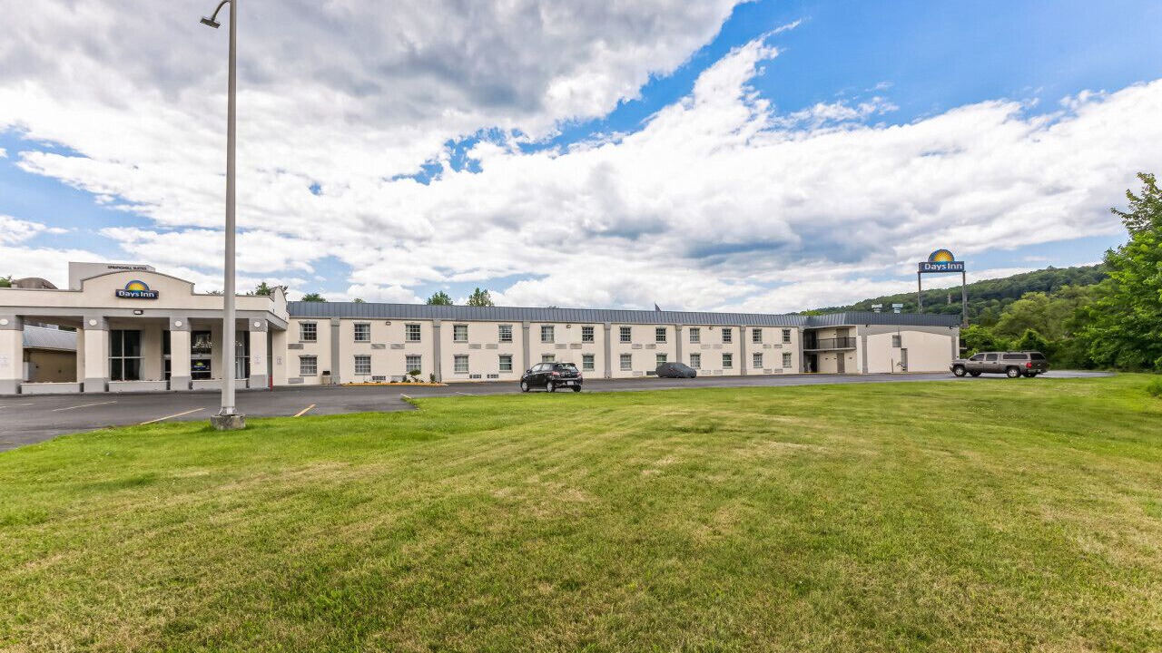 Photo of Outdoor in Hollins