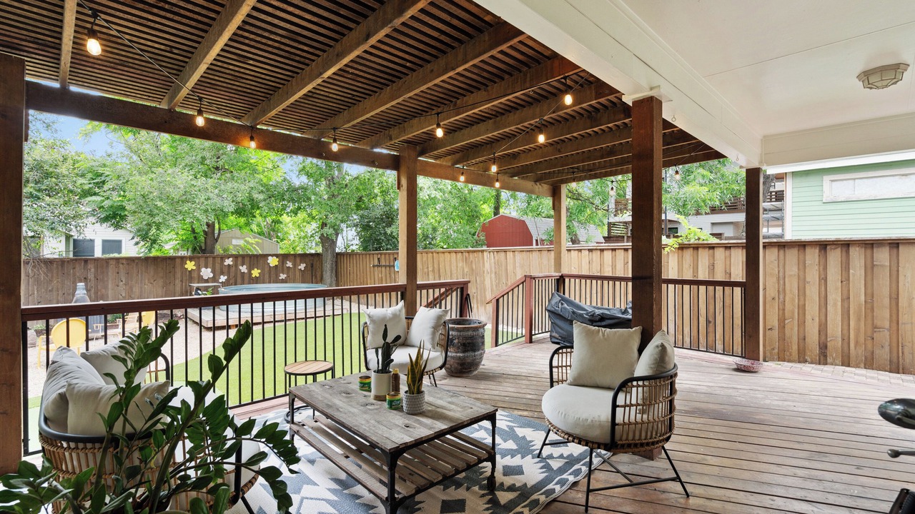 Photo of Patio Balcony in Dawson