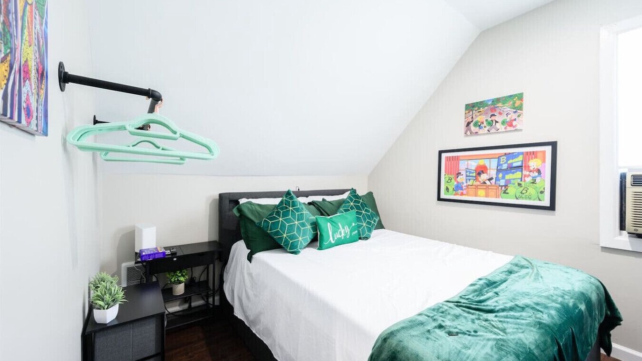 Photo of Bedroom in North Lawndale