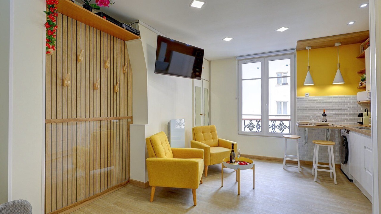 Photo of Livingroom in 2nd Arrondissement