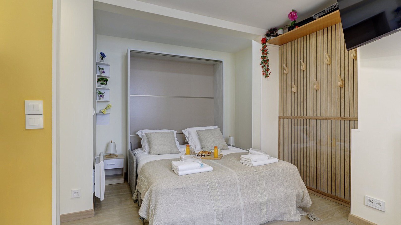 Photo of Bedroom in 2nd Arrondissement