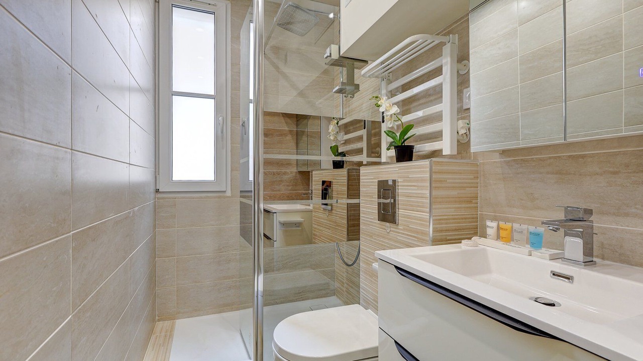 Photo of Bathroom in 2nd Arrondissement
