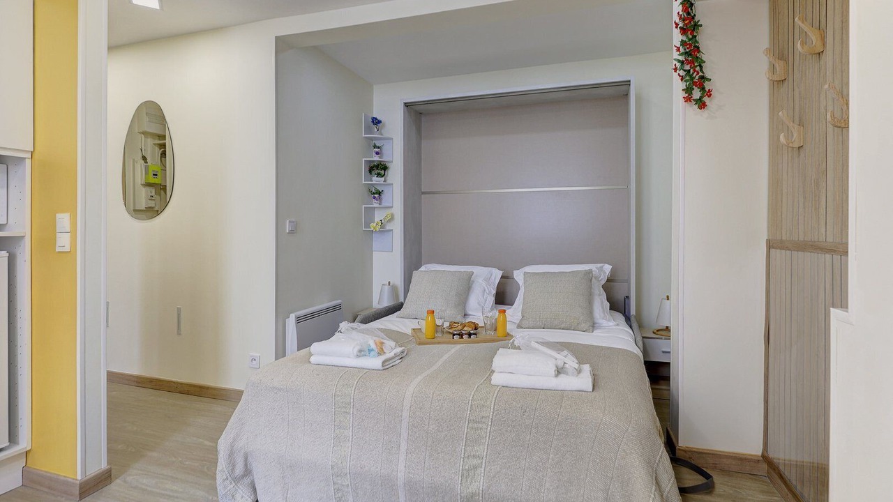Photo of Bedroom in 2nd Arrondissement