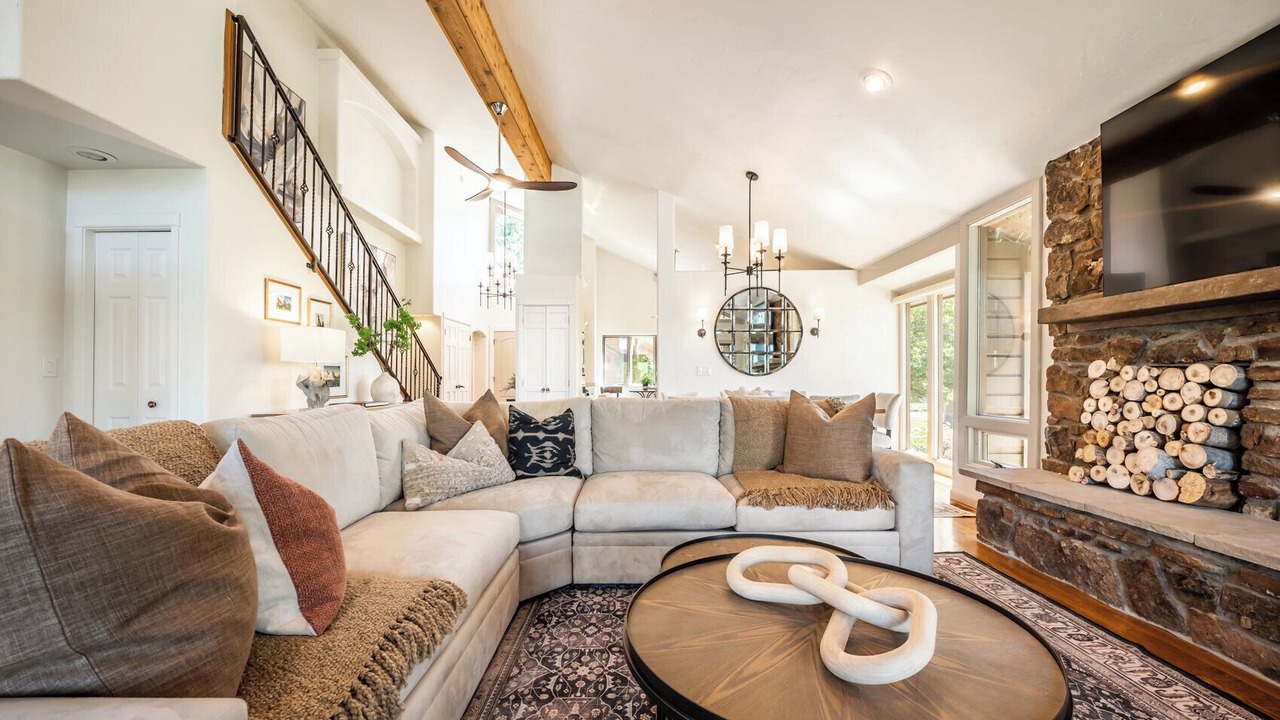 Photo of Livingroom in Kissing Camels