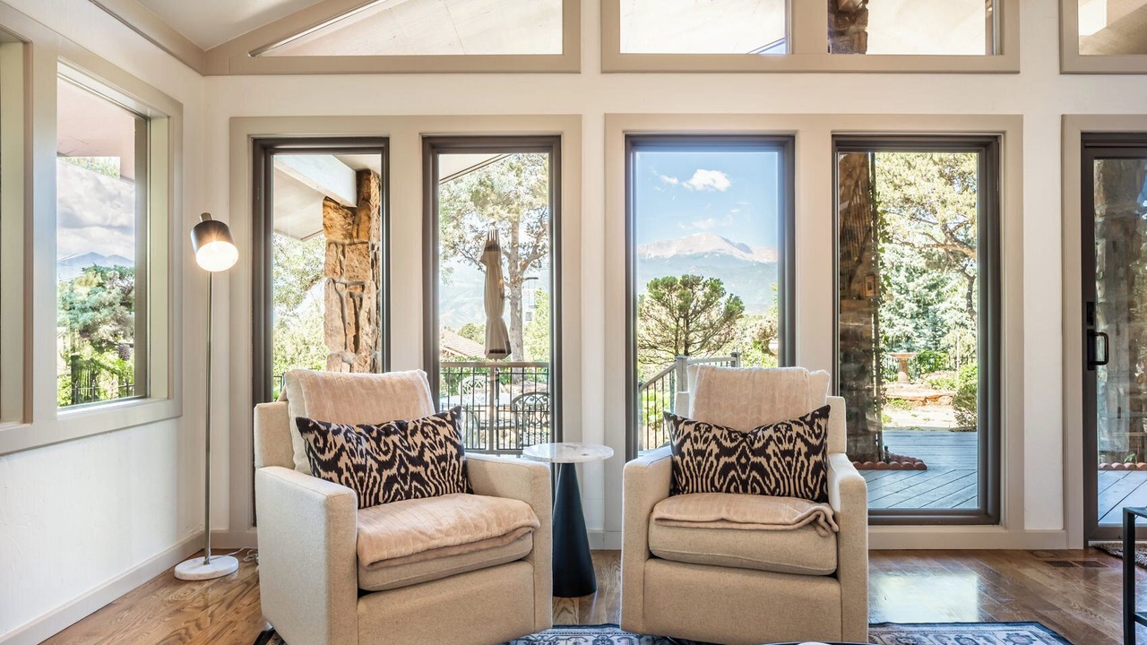 Photo of Livingroom in Kissing Camels
