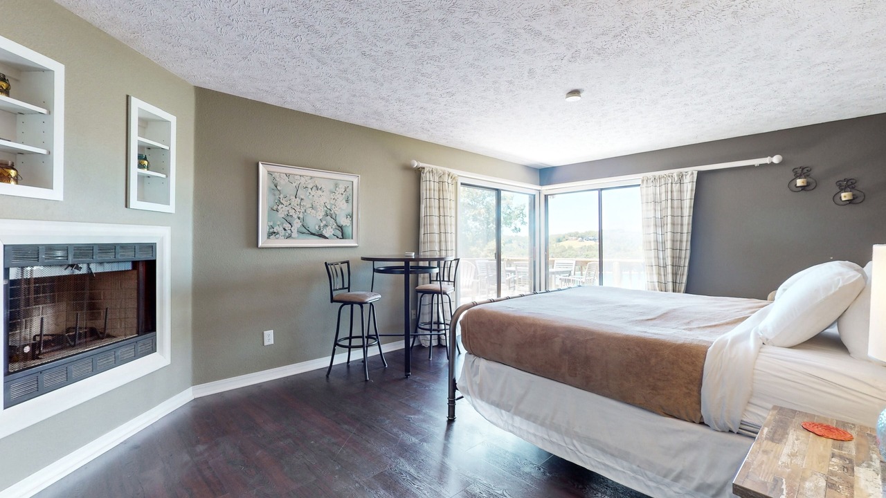 Photo of Bedroom in Eureka Springs