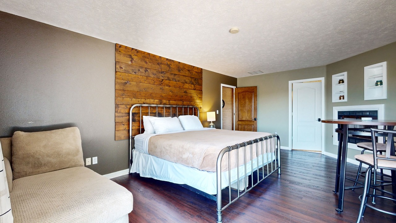 Photo of Bedroom in Eureka Springs