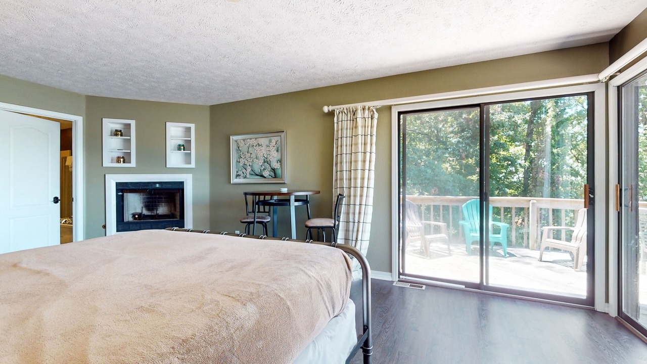 Photo of Bedroom in Eureka Springs