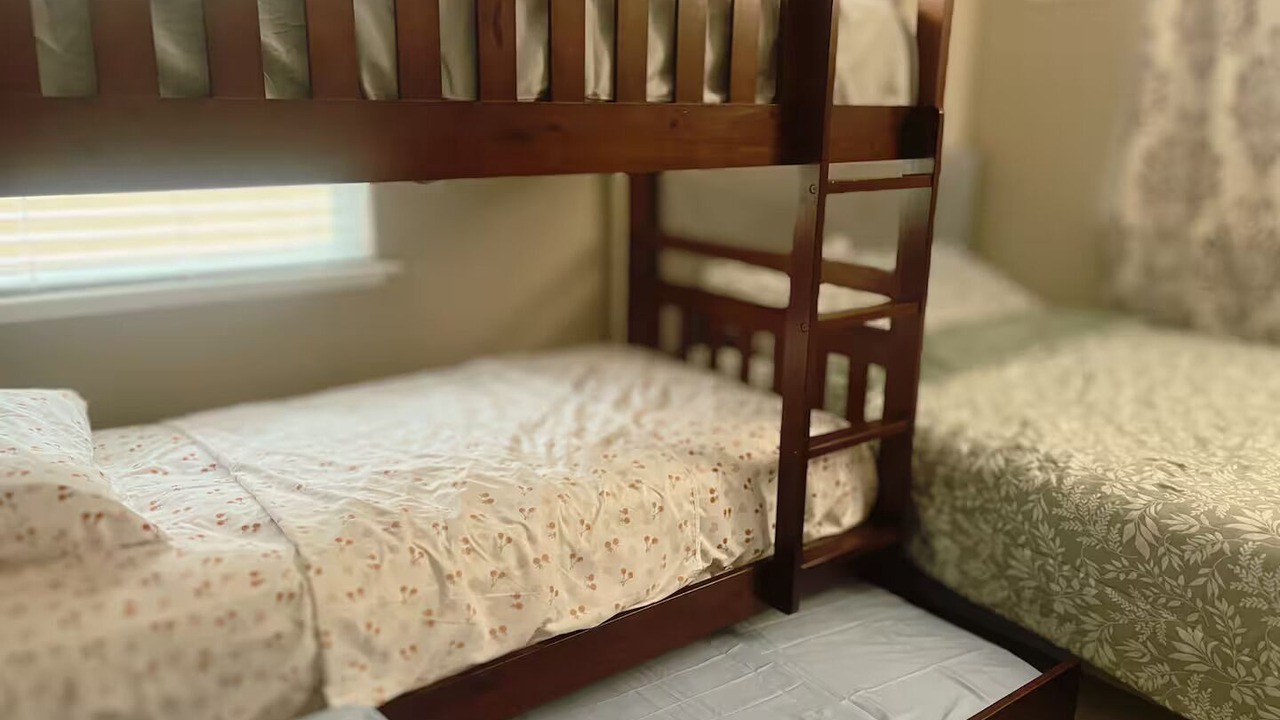 Photo of Bedroom in Pittsburg