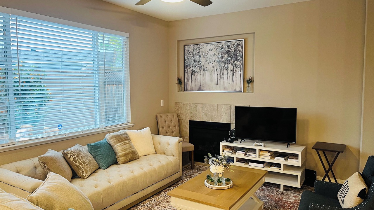 Photo of Livingroom in Pittsburg