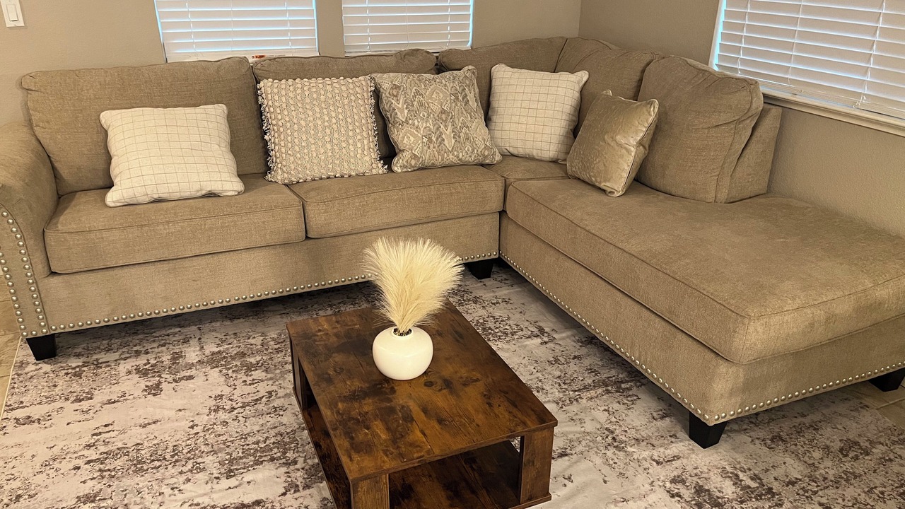 Photo of Livingroom in Pittsburg